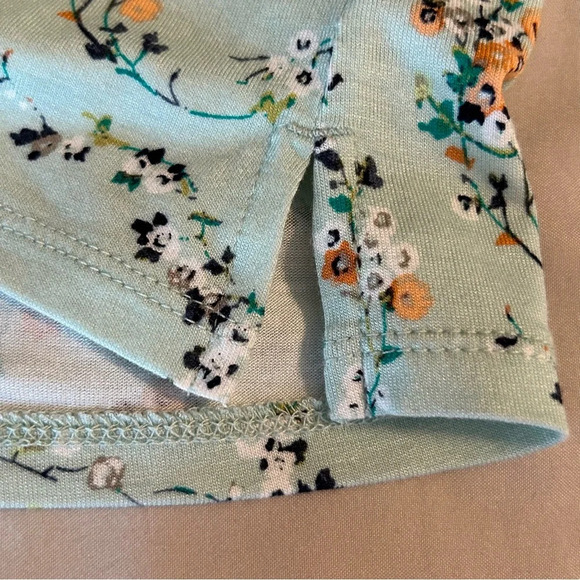 Ann Taylor LOFT Outlet Women’s SP Mint Green Ditsy Floral Flutter Sleeve Top - Picture 6 of 8
